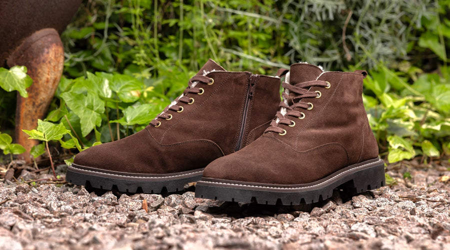 Fashion-Forward & Cosy: The Ultimate Sheepskin Boots Shopping Guide