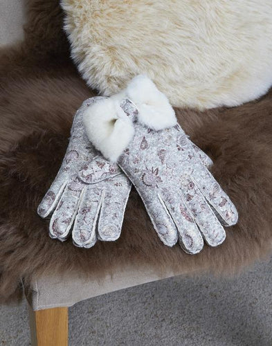 Ladies Sheepskin Gloves: A Warm Hug